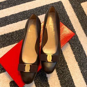 Salvatore Ferragamo Vara Bow Block Heel